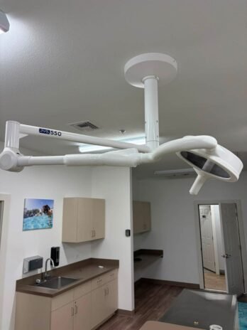Midmark 3550 LED Surgical Light